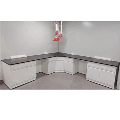 ما هي مزايا استخدام طاولة المختبر المصنوعة من البولي بروبيلين؟